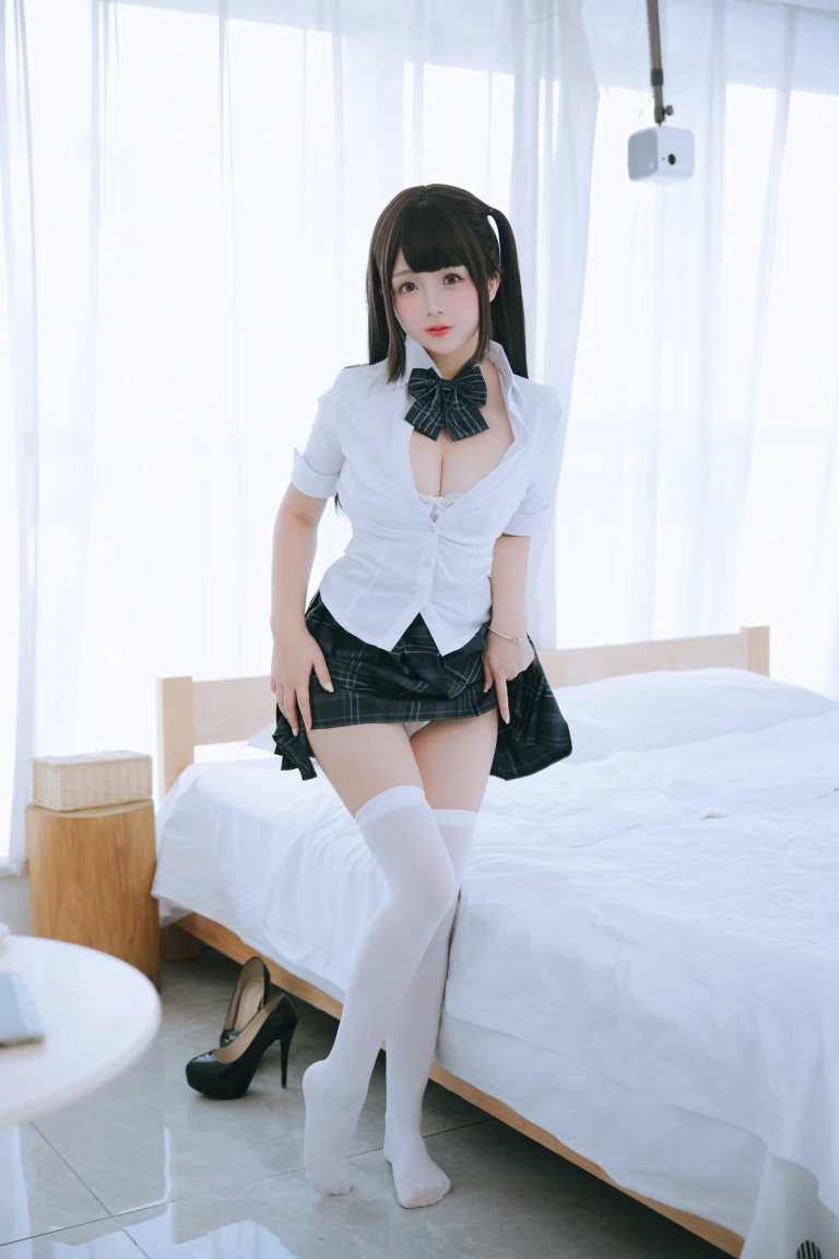 日奈娇(椎名莜)《学姐》主题写真：150张全套美图