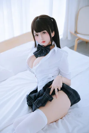 日奈娇(椎名莜)《学姐》主题写真：150张全套美图