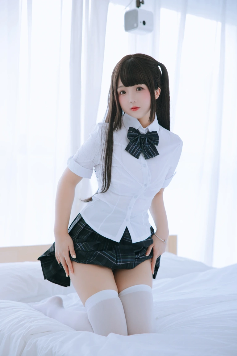 日奈娇(椎名莜)《学姐》主题写真：150张全套美图