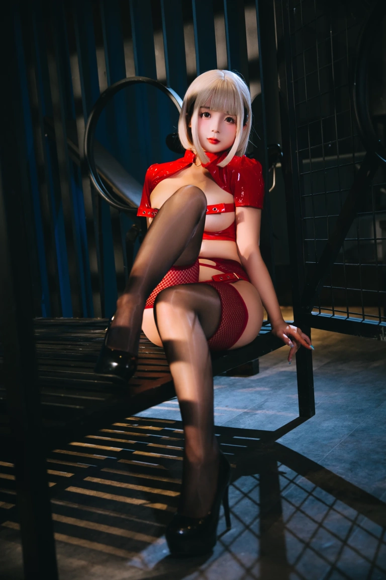 日奈娇(椎名莜)《狱长姐姐》主题写真：120张全套美图