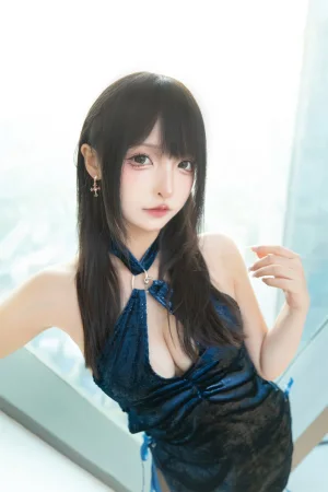 神楽坂真冬《第五季 序号17：《蓝衣旗袍》》主题写真：75张全套美图，含2个视频