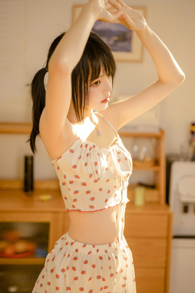桜桃喵《瞌睡》主题写真：43张全套美图