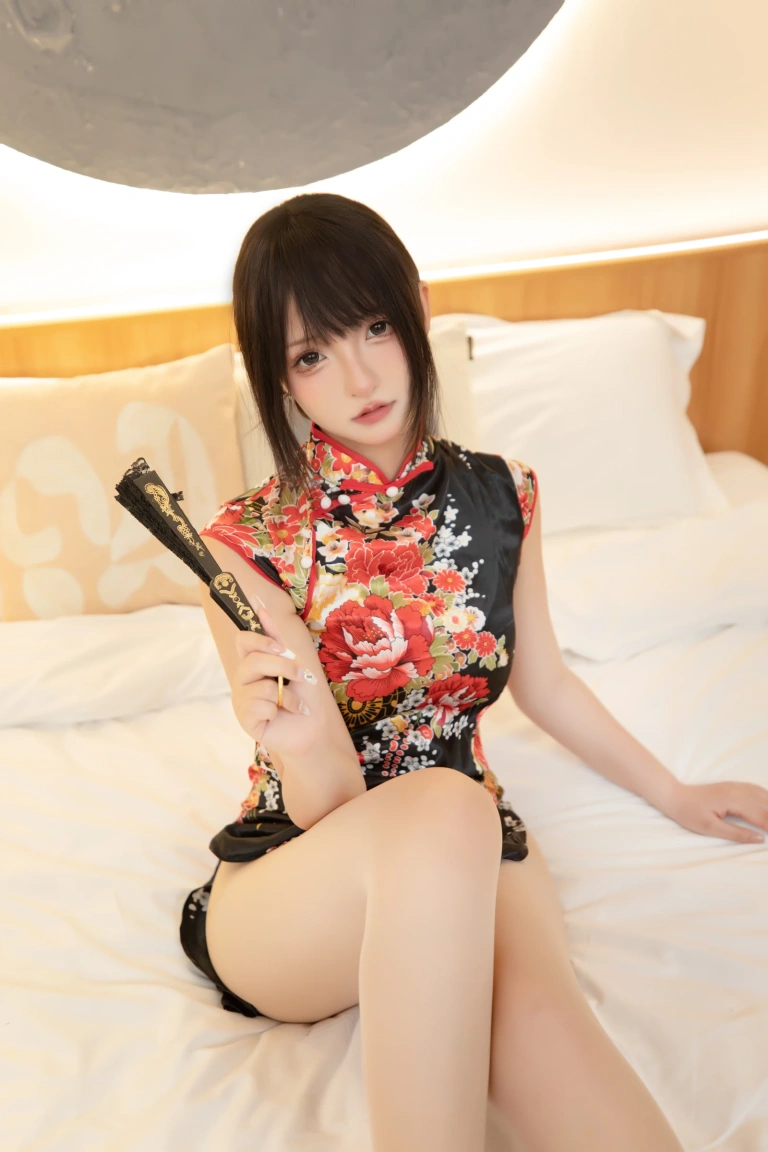 神楽坂真冬《第五季 序号18：《古典旗袍》》主题写真：75张全套美图，含2个视频