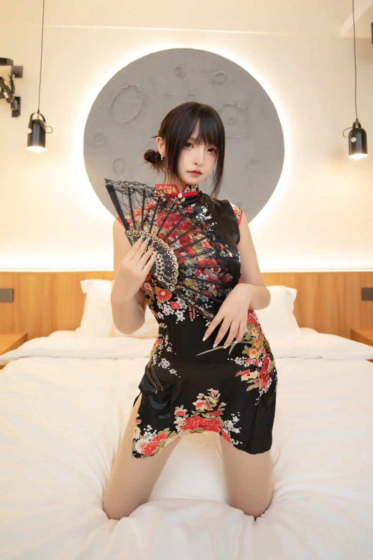 神楽坂真冬《第五季 序号18：《古典旗袍》》主题写真：75张全套美图，含2个视频