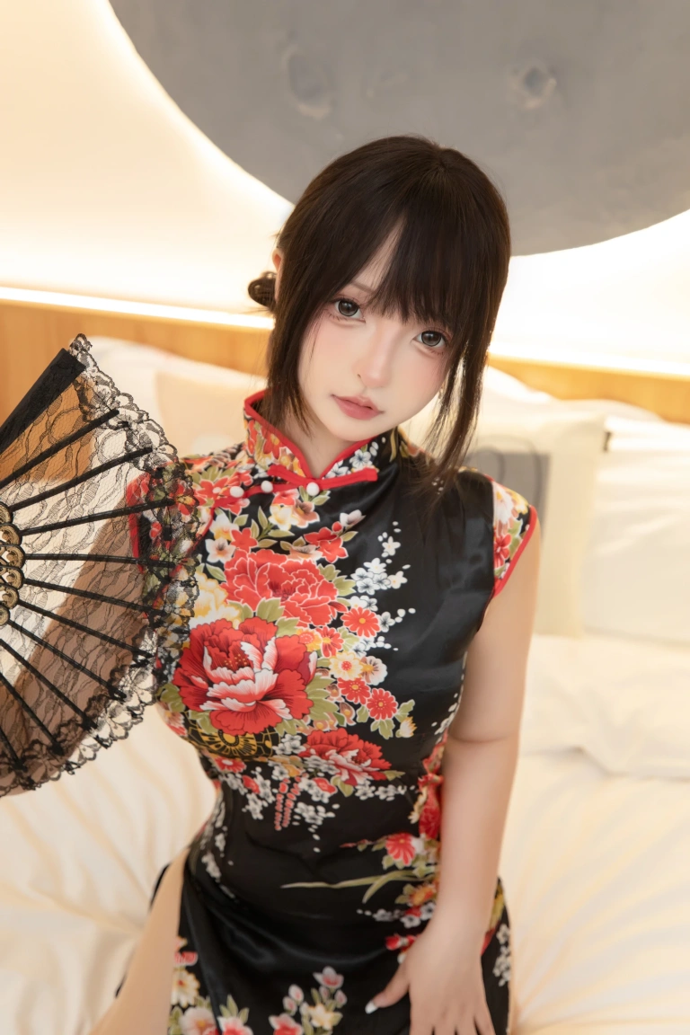 神楽坂真冬《第五季 序号18：《古典旗袍》》主题写真：75张全套美图，含2个视频