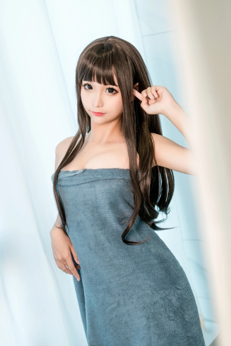 蠢沫沫《沫沫真爱版 灰浴巾》主题写真：40张全套美图