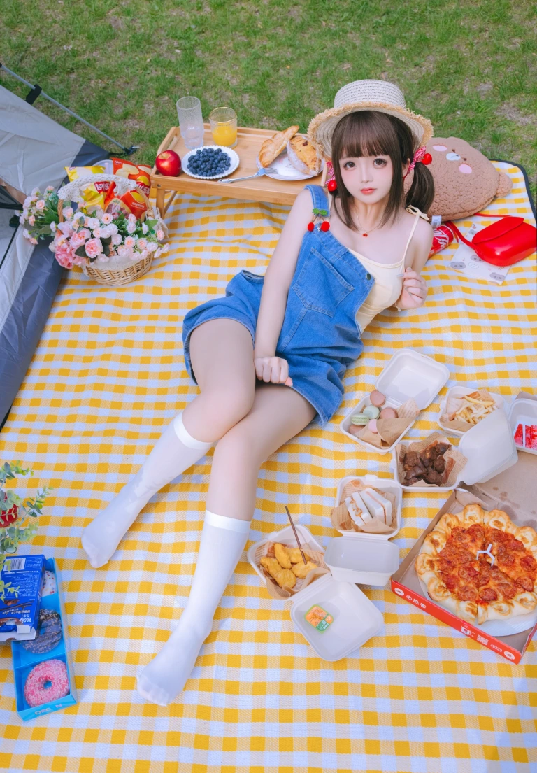 日奈娇(椎名莜)《野餐日》主题写真：200张全套美图
