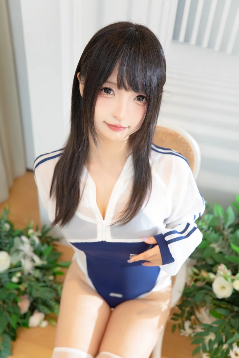 神楽坂真冬《第五季 序号19：《夏日泳装》》主题写真：75张全套美图，含2个视频