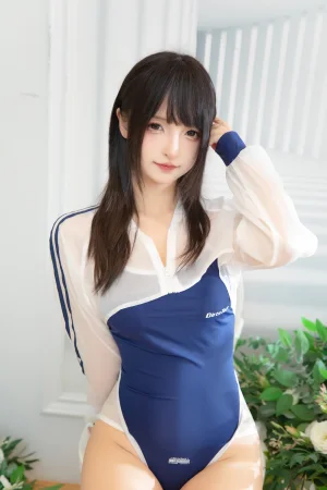 神楽坂真冬《第五季 序号19：《夏日泳装》》主题写真：75张全套美图，含2个视频