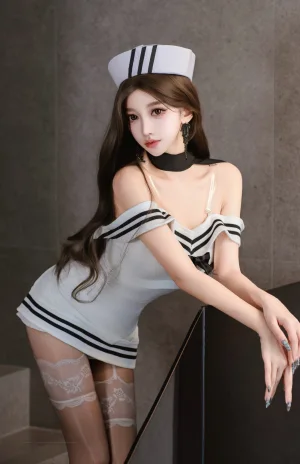 过期米线线喵《水手》主题写真：20张全套美图