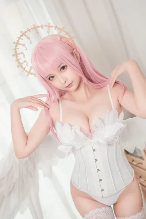 蠢沫沫《沫沫真爱版 光天使》主题写真：45张全套美图