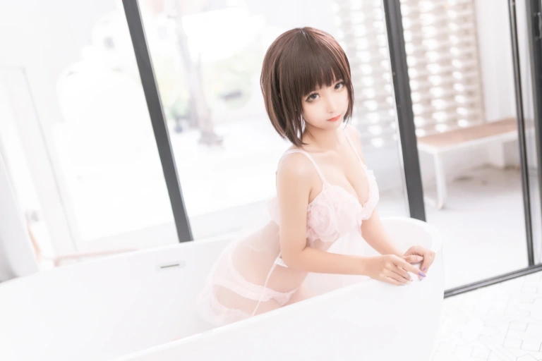 蠢沫沫《沫沫真爱版 粉纱》主题写真：40张全套美图