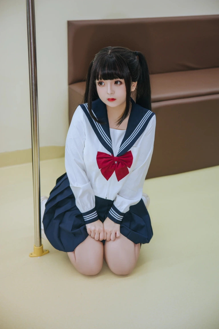 日奈娇(椎名莜)《列车JK》主题写真：140张全套美图