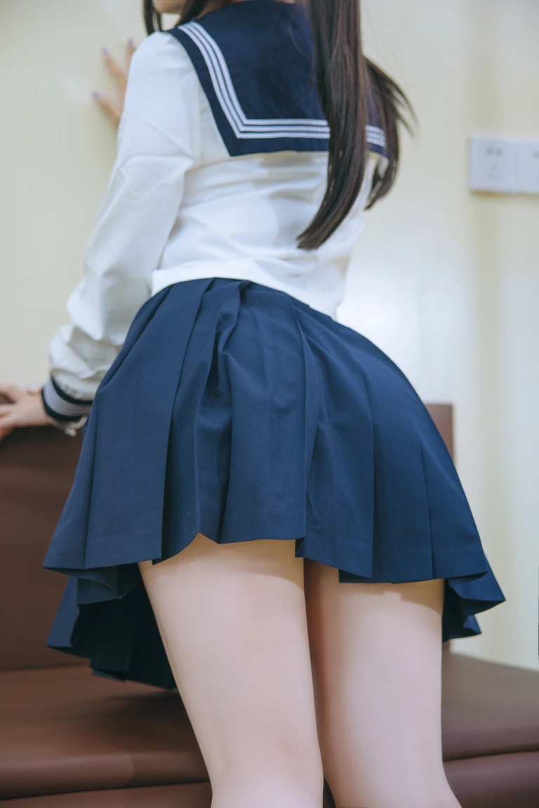 日奈娇(椎名莜)《列车JK》主题写真：140张全套美图
