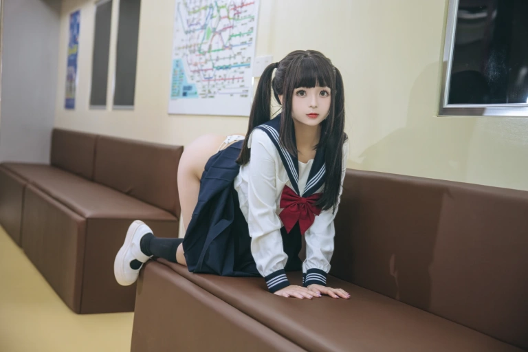 日奈娇(椎名莜)《列车JK》主题写真：140张全套美图