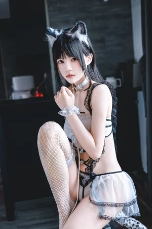 桜桃喵《拥豹》主题写真：69张全套美图，含1个视频