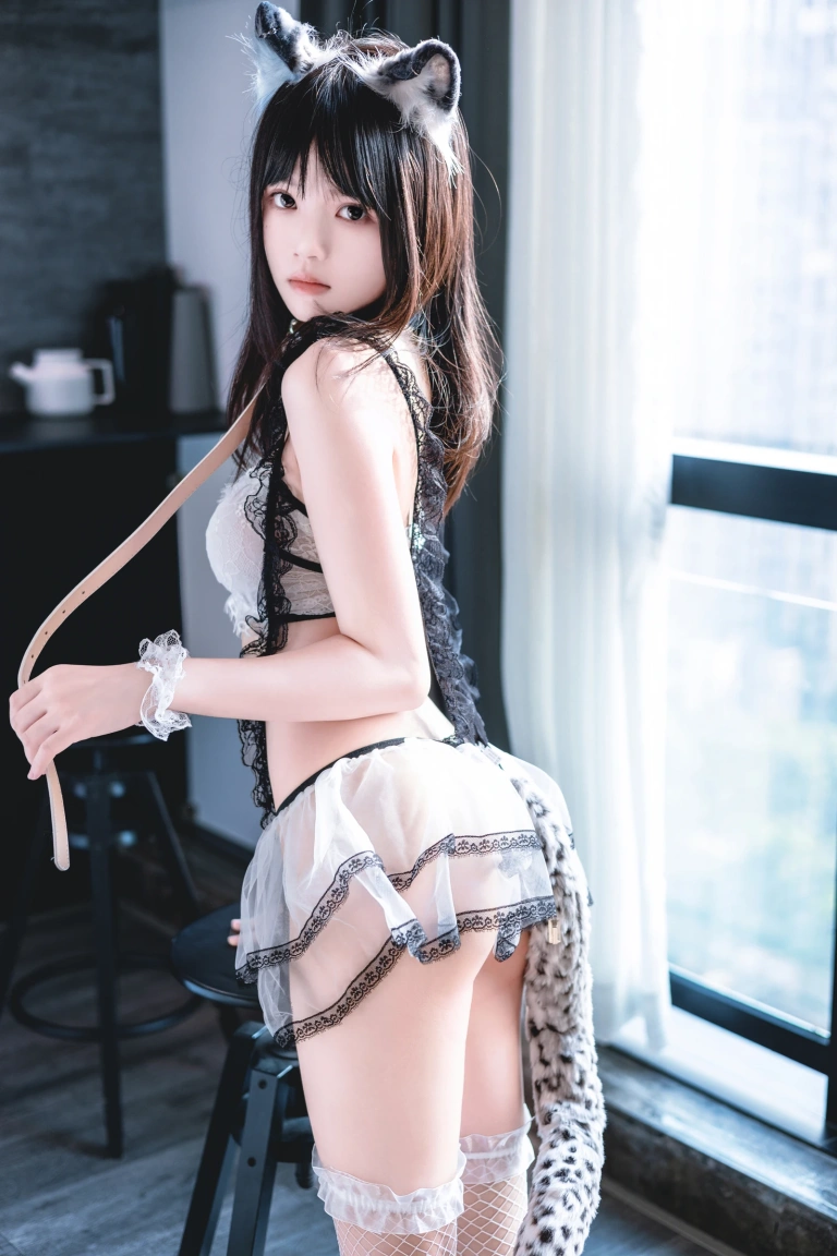 桜桃喵《拥豹》主题写真：69张全套美图，含1个视频