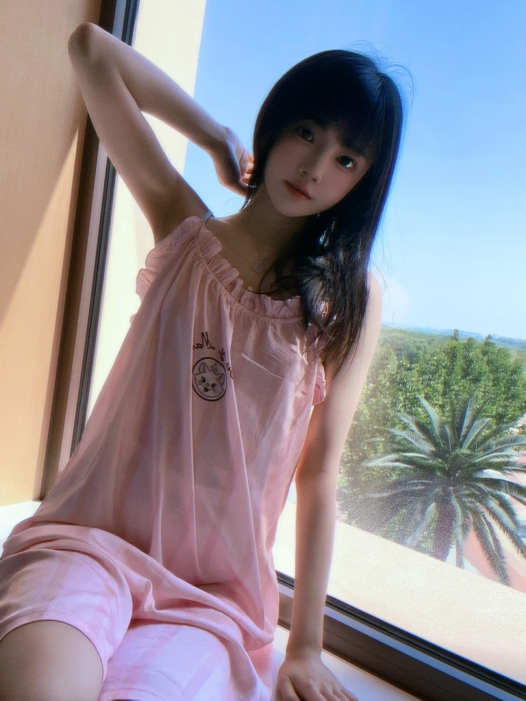 桜桃喵《粉猫猫自拍》主题写真：17张全套美图