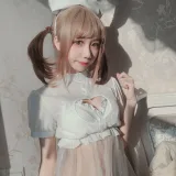 果咩酱《兔子护士》主题写真：12张全套美图