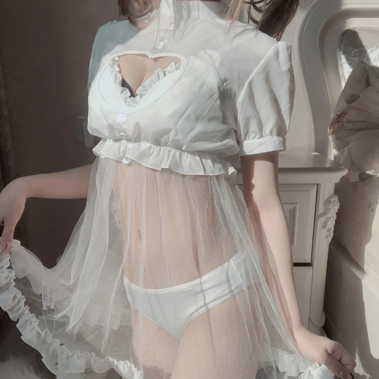 果咩酱《兔子护士》主题写真：12张全套美图