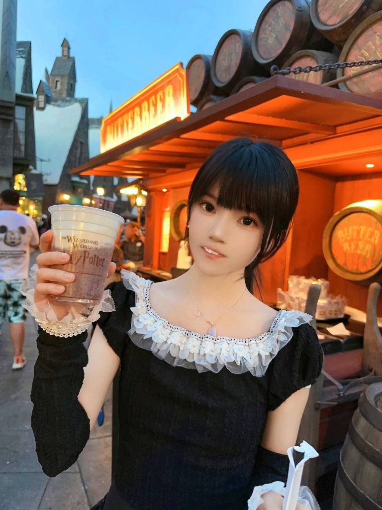桜桃喵《灰丝》主题写真：14张全套美图