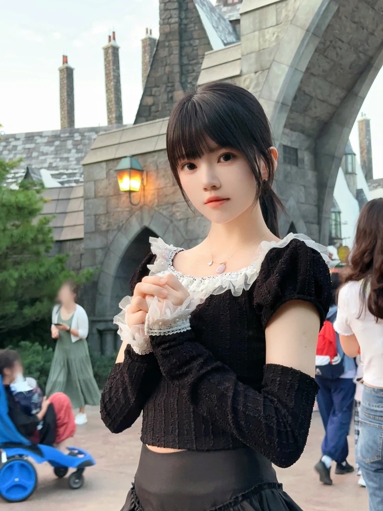 桜桃喵《灰丝》主题写真：14张全套美图