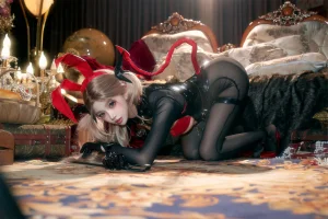 过期米线线喵《恶魔兔兔》主题写真：24张全套美图