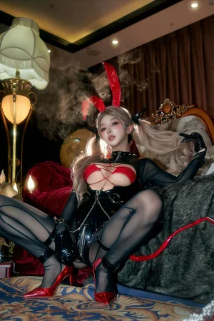 过期米线线喵《恶魔兔兔》主题写真：24张全套美图