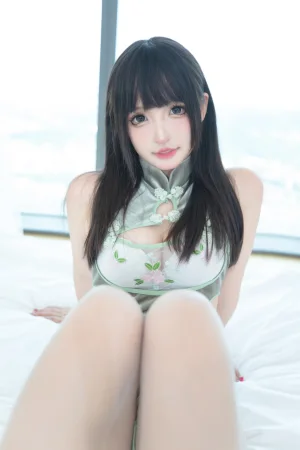 神楽坂真冬《第五季 序号24：《青翠如梦》》主题写真：75张全套美图，含2个视频