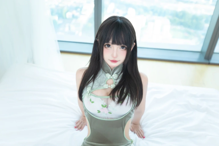 神楽坂真冬《第五季 序号24：《青翠如梦》》主题写真：75张全套美图，含2个视频