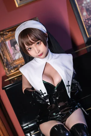 蠢沫沫《沫沫真爱版 魅-皮修女》主题写真：40张全套美图