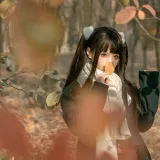 蠢沫沫《沫沫真爱版 秋季JK》主题写真：19张全套美图