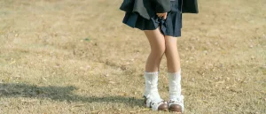蠢沫沫《沫沫真爱版 秋季JK》主题写真：19张全套美图