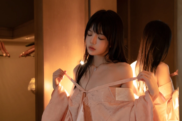 桜桃喵《拢花》主题写真：23张全套美图