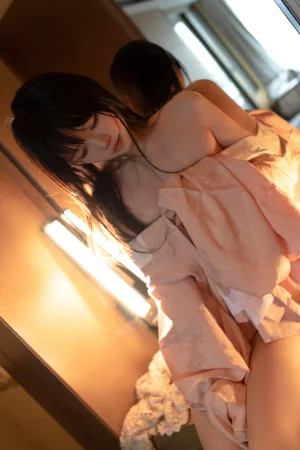 桜桃喵《拢花》主题写真：23张全套美图