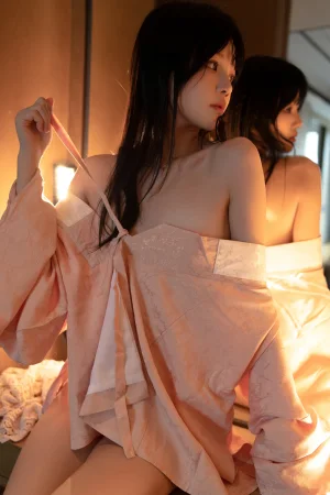 桜桃喵《拢花》主题写真：23张全套美图