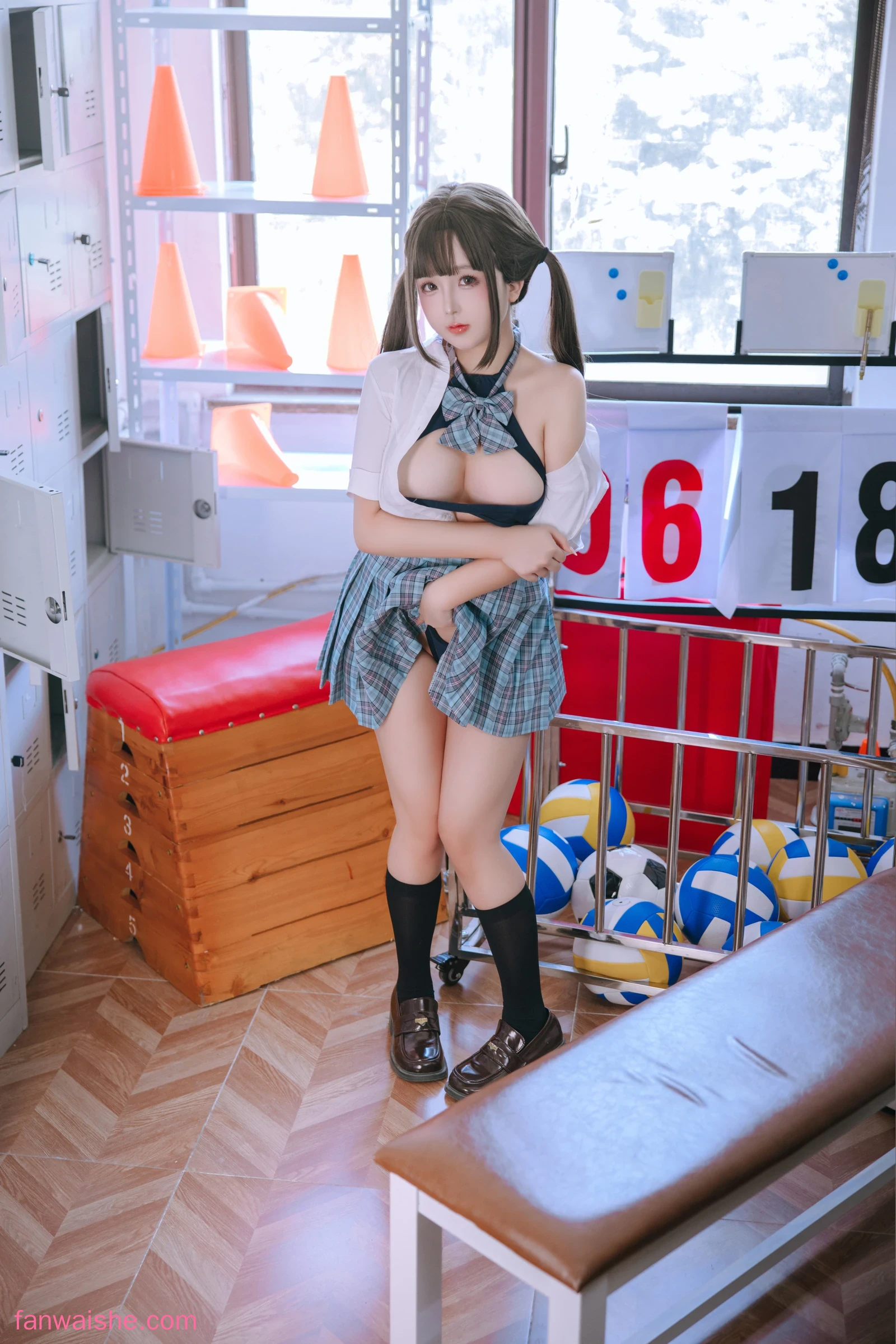 日奈娇(椎名莜) 日奈娇(椎名莜) NO.165 - 更衣室