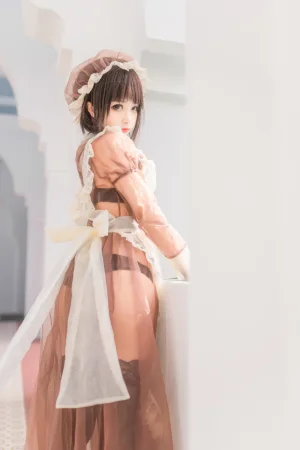 蠢沫沫《沫沫真爱版 纱-室外女仆》主题写真：40张全套美图