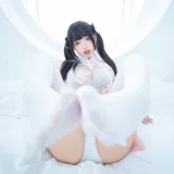 神楽坂真冬《第五季 序号33：《蜜桃雪糕》》主题写真：75张全套美图，含2个视频