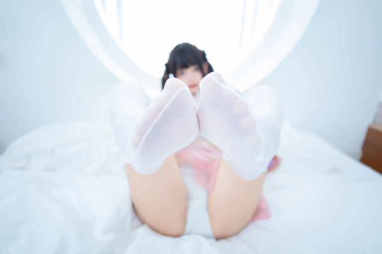 神楽坂真冬《第五季 序号33：《蜜桃雪糕》》主题写真：75张全套美图，含2个视频