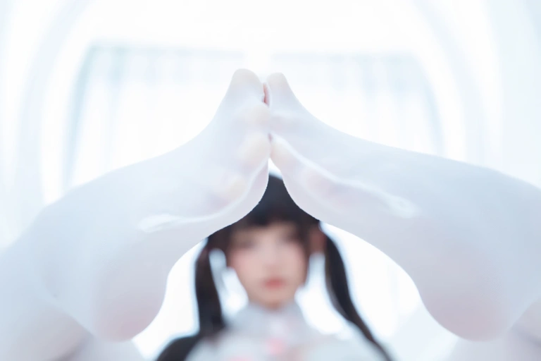 神楽坂真冬《第五季 序号33：《蜜桃雪糕》》主题写真：75张全套美图，含2个视频