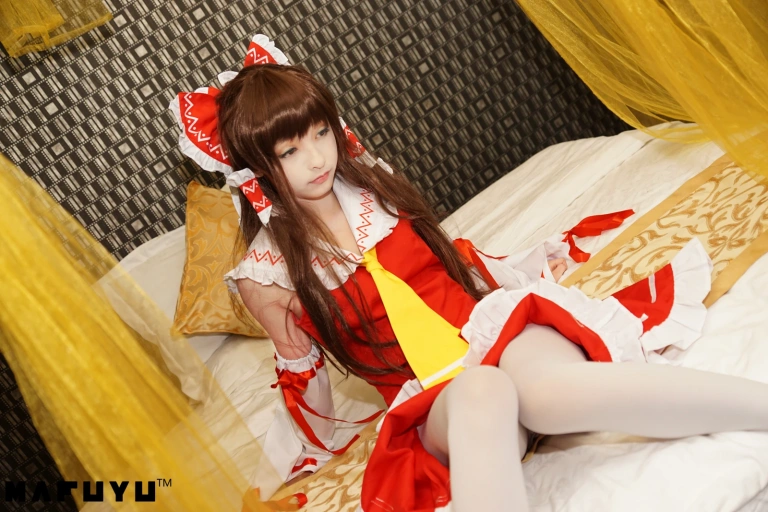 神楽坂真冬《灵梦系列》主题写真：104张全套美图