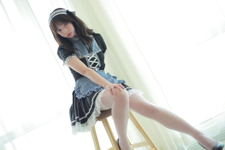 雯仔不讲道理《女仆写真》主题写真：17张全套美图