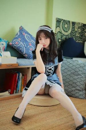 雯仔不讲道理《女仆写真》主题写真：17张全套美图
