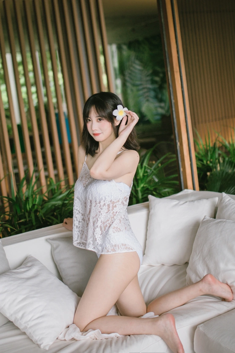 念雪《白日梦》主题写真：35张全套美图