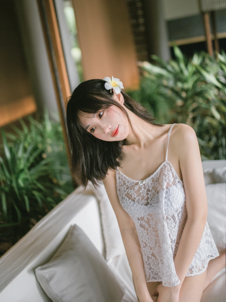 念雪《白日梦》主题写真：35张全套美图