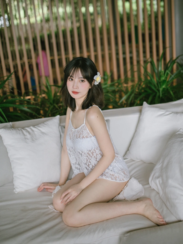 念雪《白日梦》主题写真：35张全套美图
