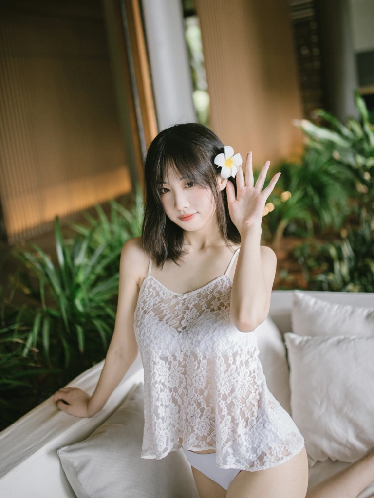 念雪《白日梦》主题写真：35张全套美图