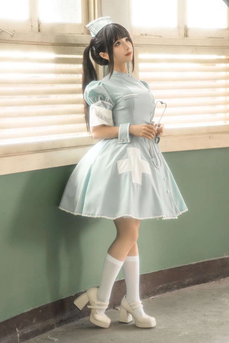 蠢沫沫《小护士》主题写真：140张全套美图