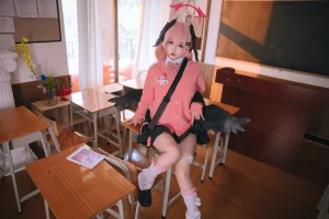 日奈娇(椎名莜)《下江小春jk》主题写真：136张全套美图